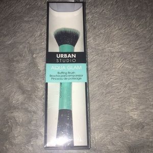 Urban Studio Aqua Glam Buffing Brush